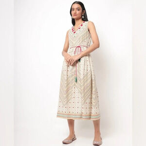 Fusion Cream V-Neck Fit & Flare Dress size Large